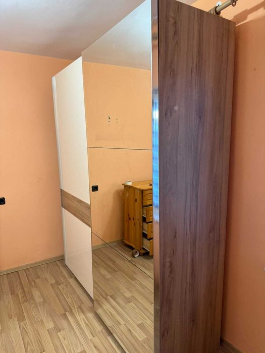 Продавам Гардероб и шкаф