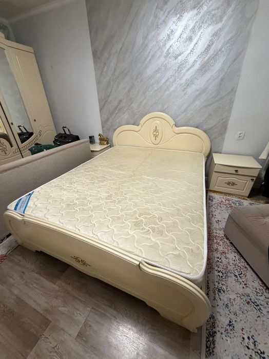 Спальный гарнитур