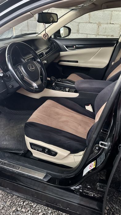 Машина Лексус