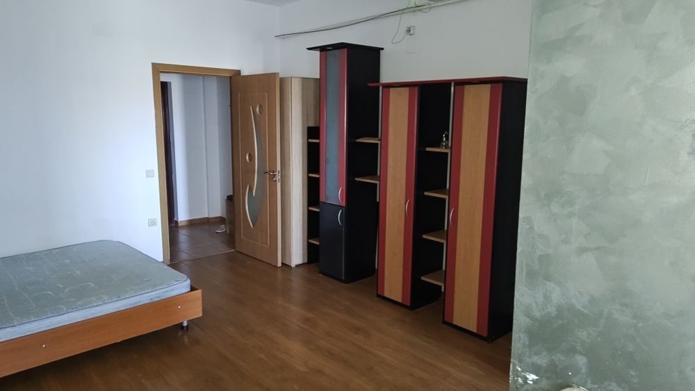 inchiriez garsoniera zona poarta 6