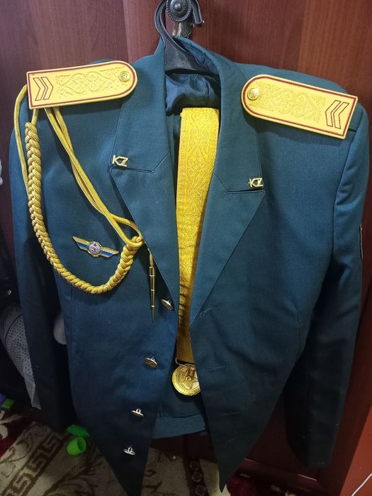 Парадный форма галстук перчатки туфли