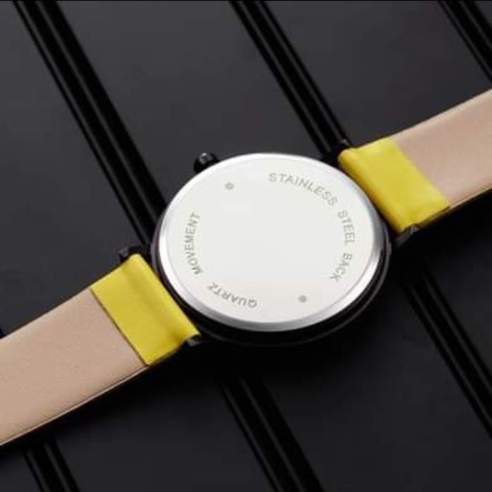 Арт часовник с кожена каишка-последна бройка