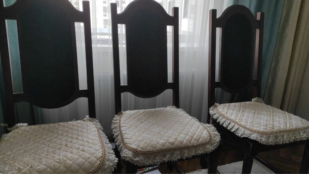 Продам б/у стулья дубовые