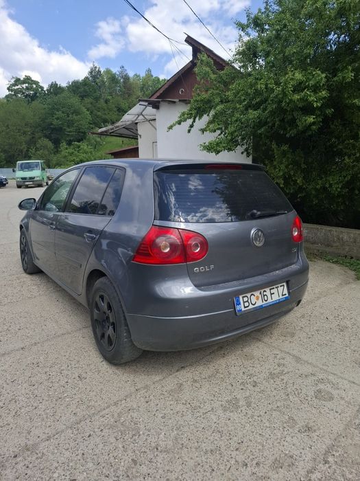 Vw golf 5 . 1.9 bkc .