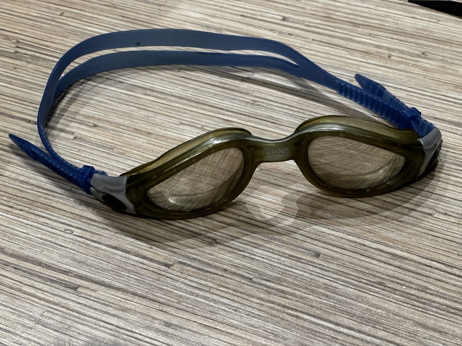 2 броя очила за плуване