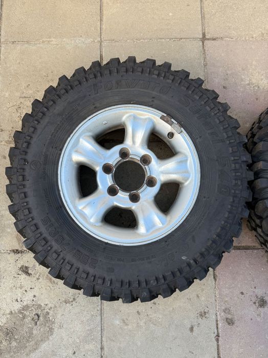 Гуми Forward Safari 540 235/75/15 с джанти