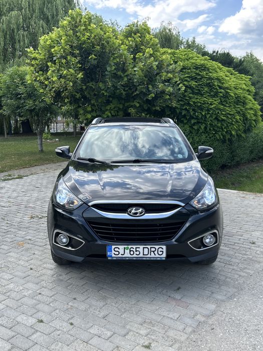 Hyundai ix35 4x4 2011 184cp Exclusive Panoramic/Automat/Navigație/Carte service