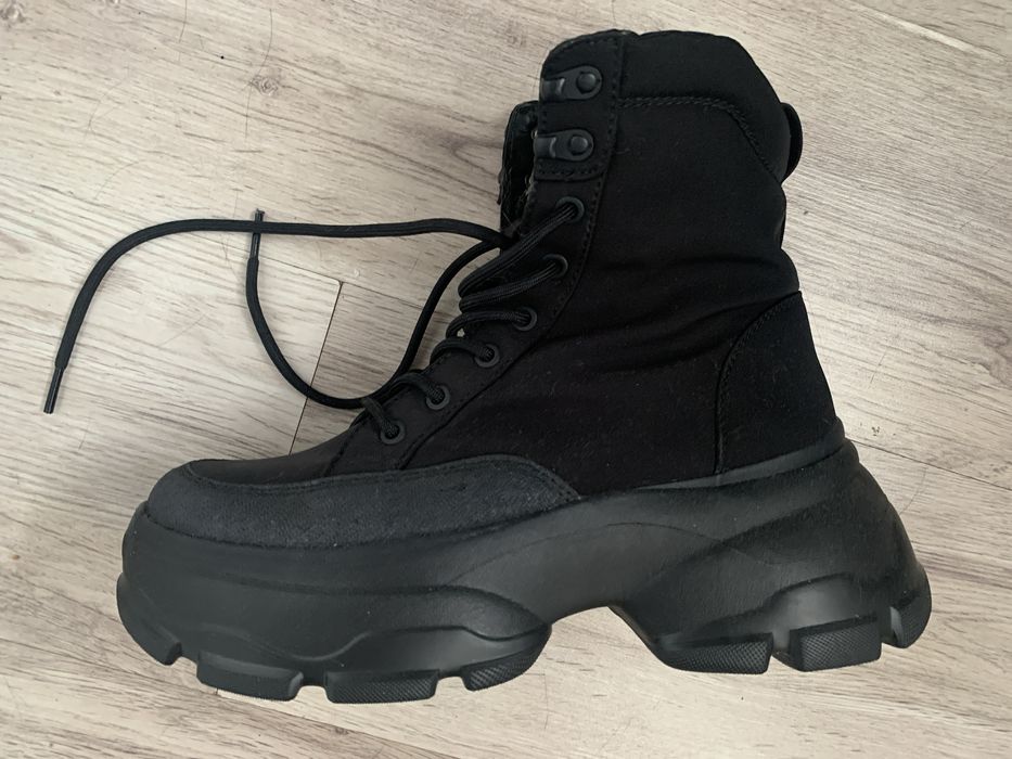 Продам ботинки новые