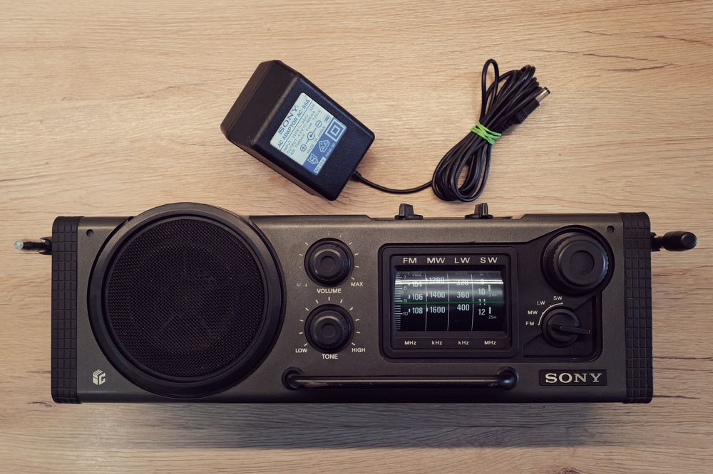 Radio de colectie Sony ICF 6000 mare receptie  radioamatori