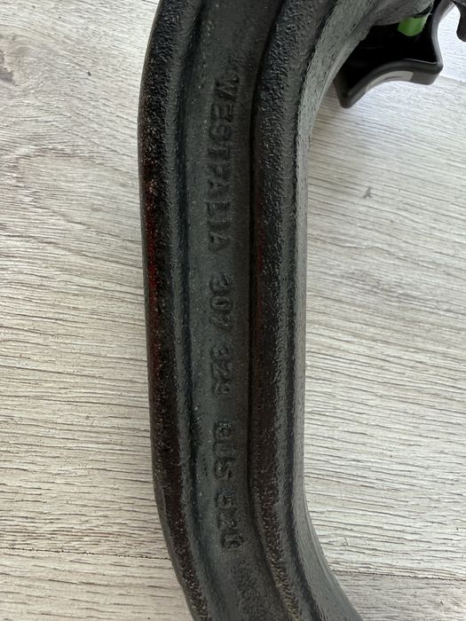 Теглич за Mercedes