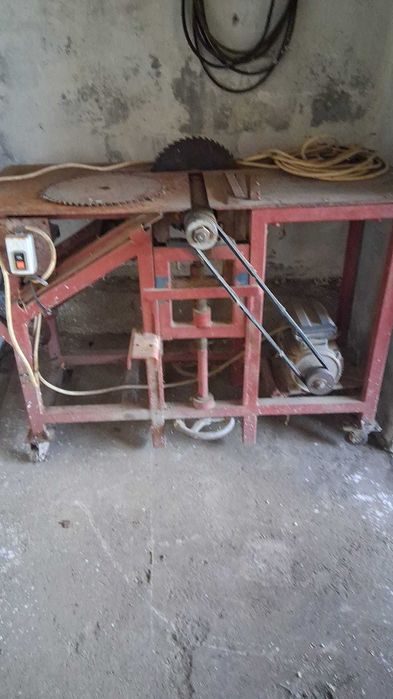 Vând abrig-circular si cu moară