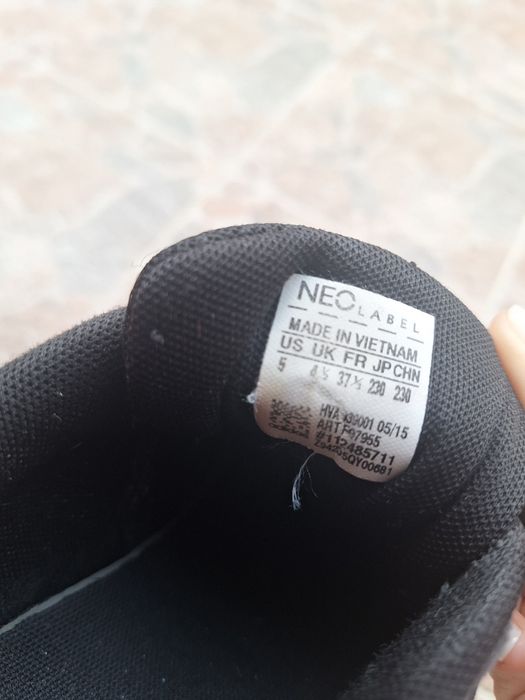 Маратонки адидас 37 номер оригинални