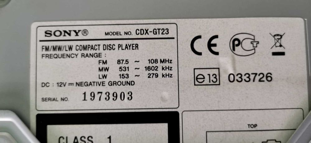 Vand radio CD cu redare MP3 Sony, pentru masina, MODEL CDX-GT23