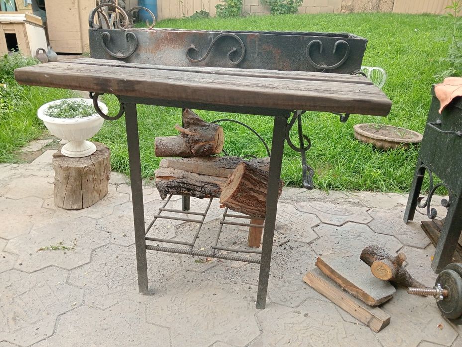 Мангал съемный со столом