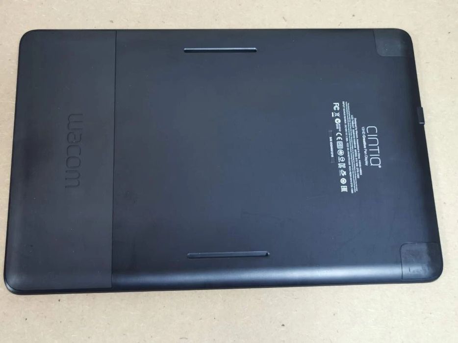 Tableta grafica Wacom Cintiq 13HD Pen DTk-1300 editare foto vide