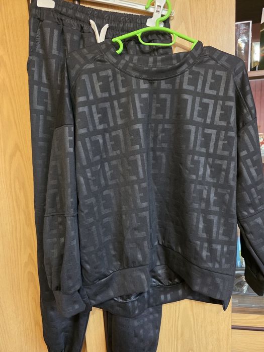 Нов екип ,универсален размер