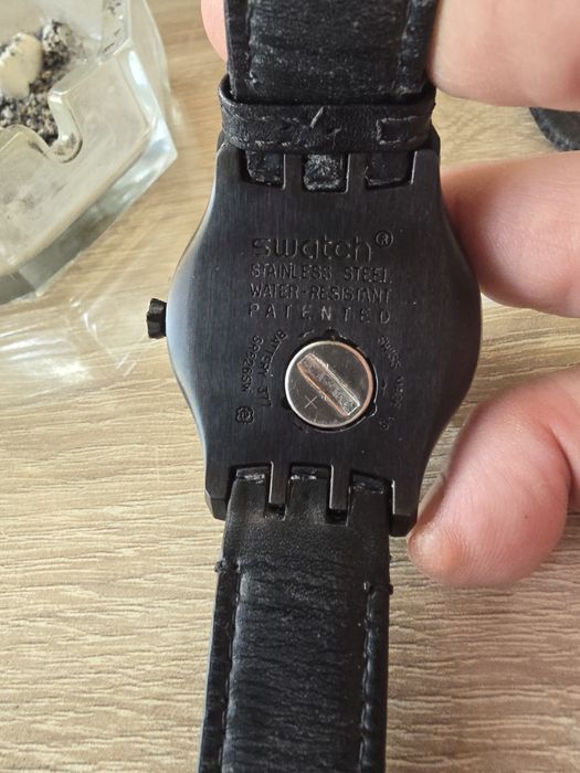 Часовник Swatch  YTB400