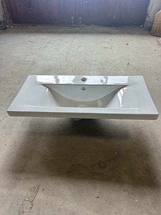 Chiuvete de baie suspendate / 1200x395 / 600x395