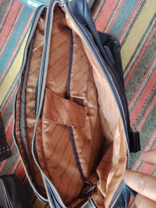 Сумка кожанная и для документов  ноутбука