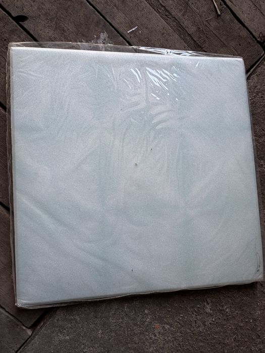 Продам потолочную плитку