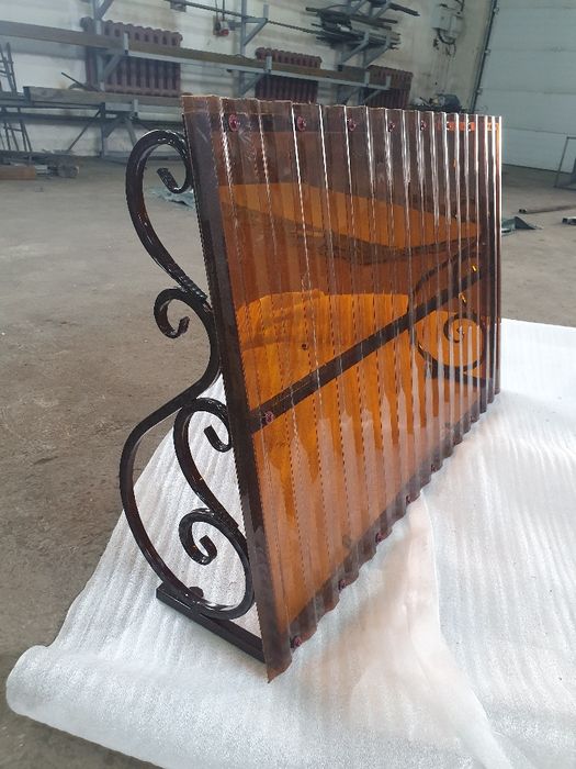 Козырек над входной дверью