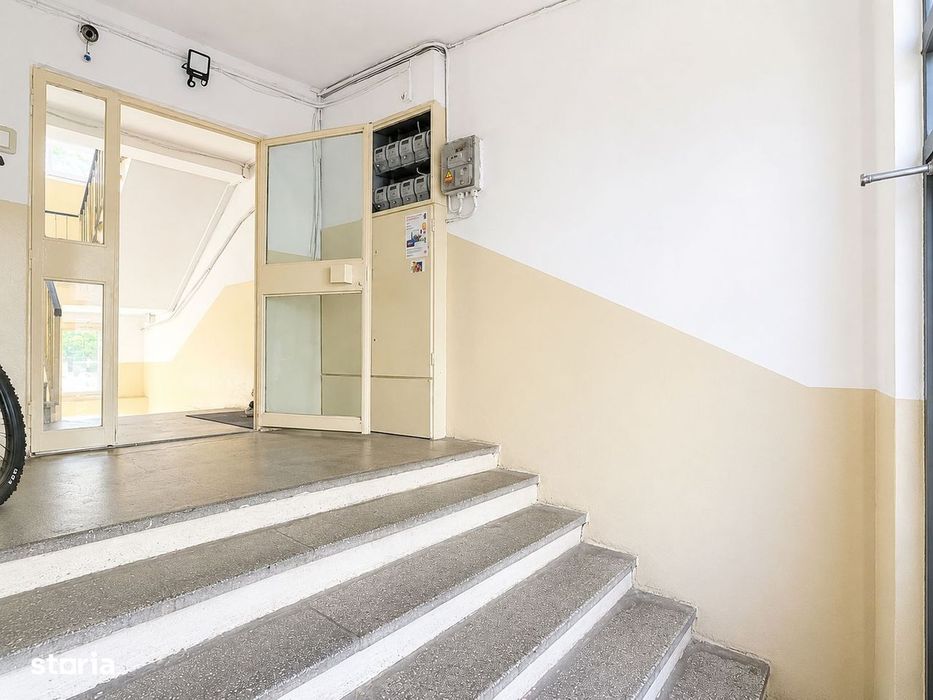 De inchiriat apartament cu 3 camere - zona Lipovei