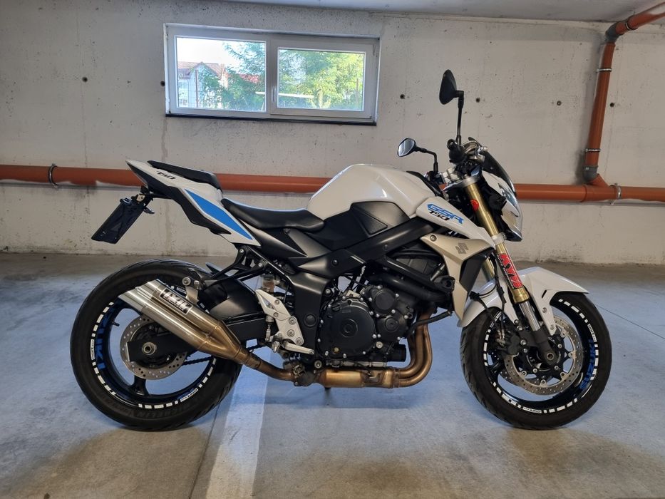 Motocicleta Suzuki GSR 750 ABS ( R1 R6 cbr rr 600 zx6r )