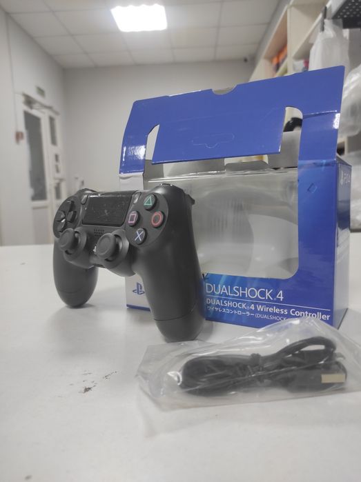 Контроллер Sony Dualshock 4