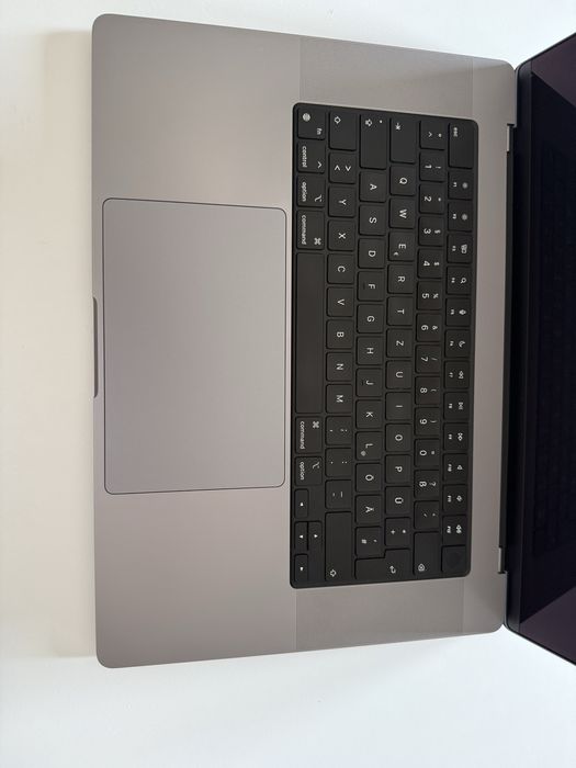 MacBook Pro 16 2021 - M1 Pro 16GB RAM 512GB SSD