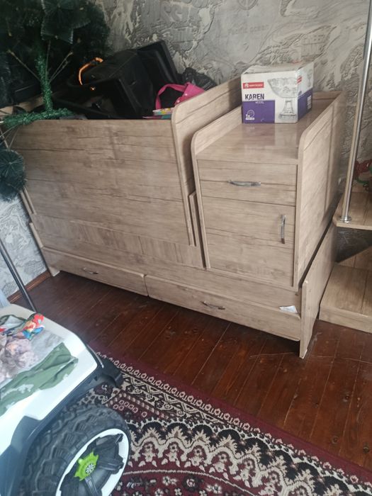 Detskiy mebel sotiladi