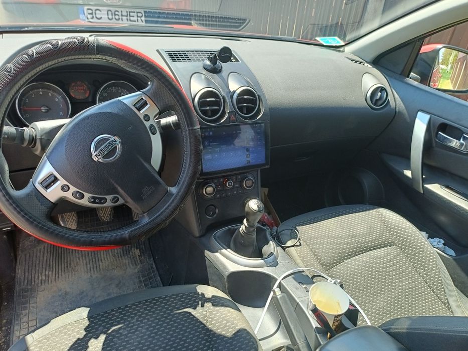 Vând nissan qashqai +2
