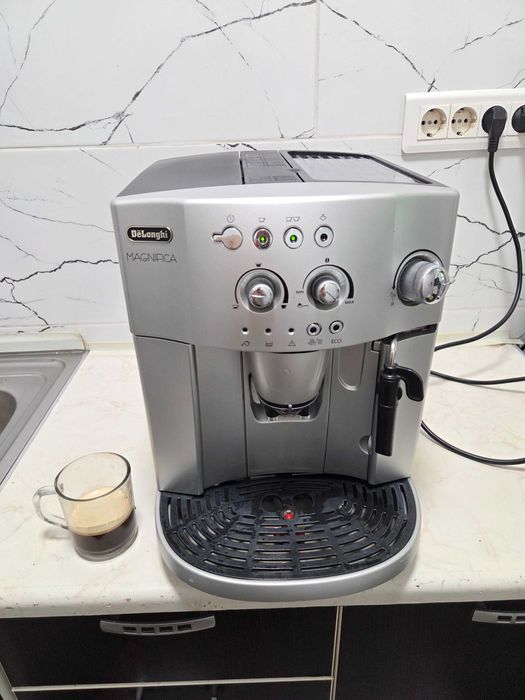 Espressor Automat DeLonghi Magnifica ESAM4200.S Aparat cu Cafea Boabe