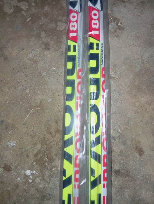 Лыжи, сәлем, ботинки в комплекте