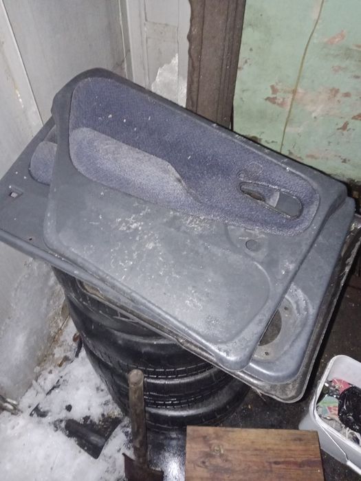 Продам релинги и дверные карты. С 2114