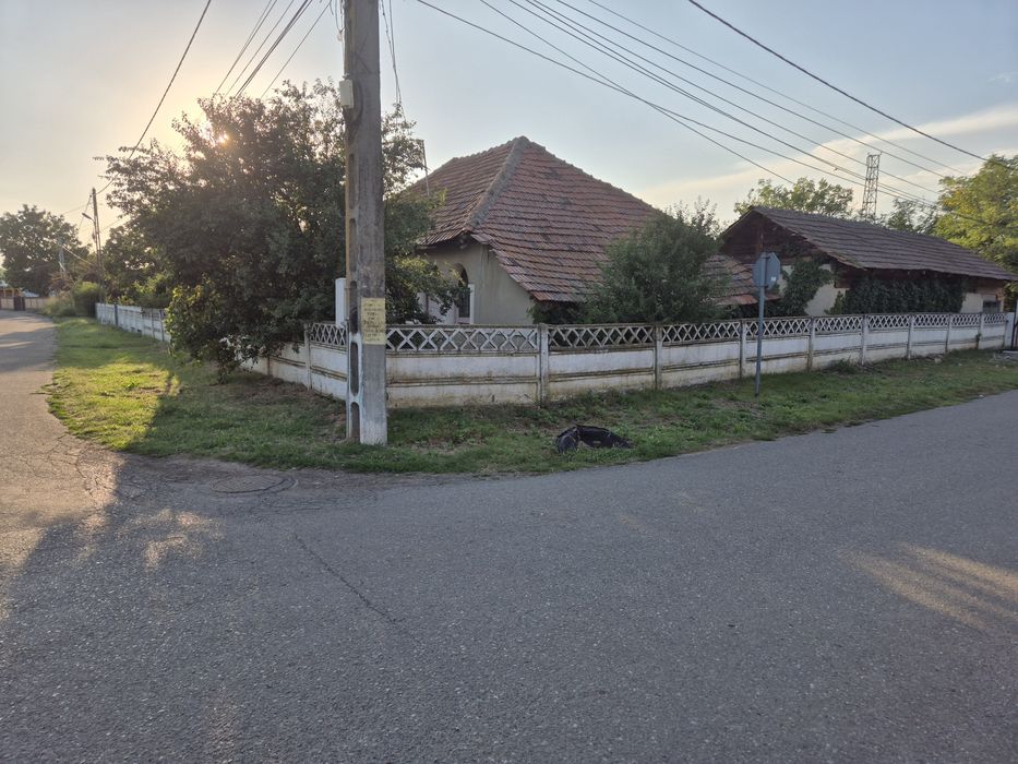 Vand casă  bătrâneasca