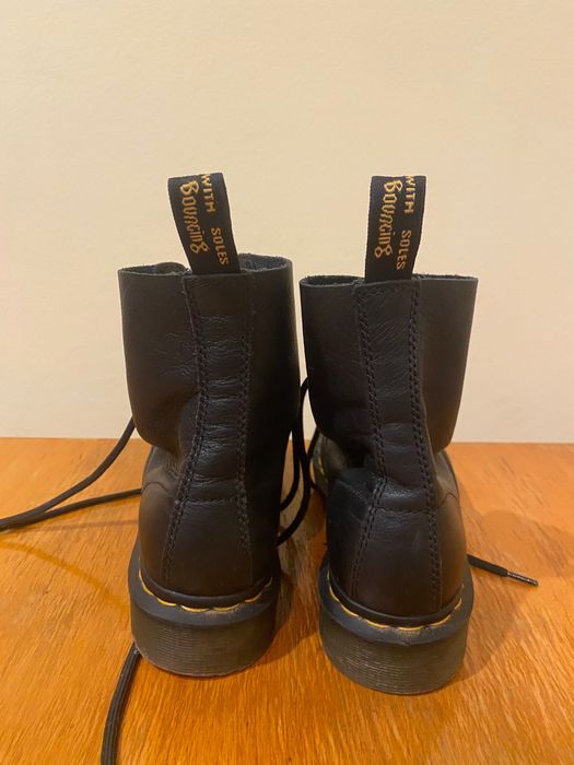 Bocanci Dr. Martens noi