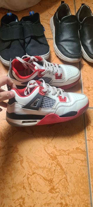 Продам кроссы на мальчика 36 раз