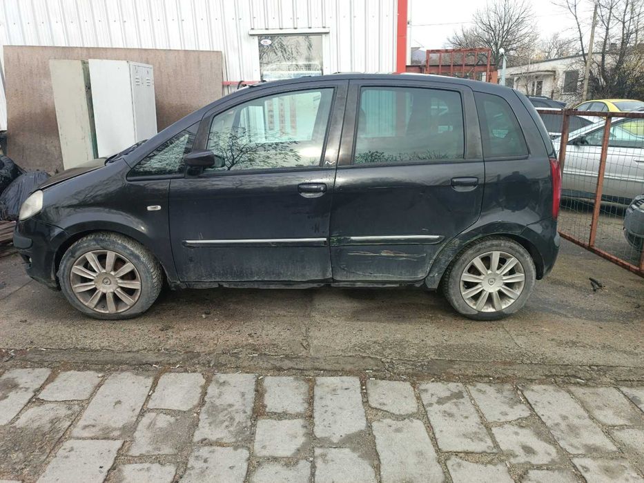 ланчия муза на части, само части по двигателя!