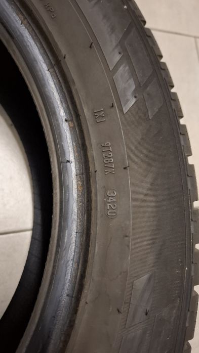 Зимна бусова гума  Pirelli 215 60 17C