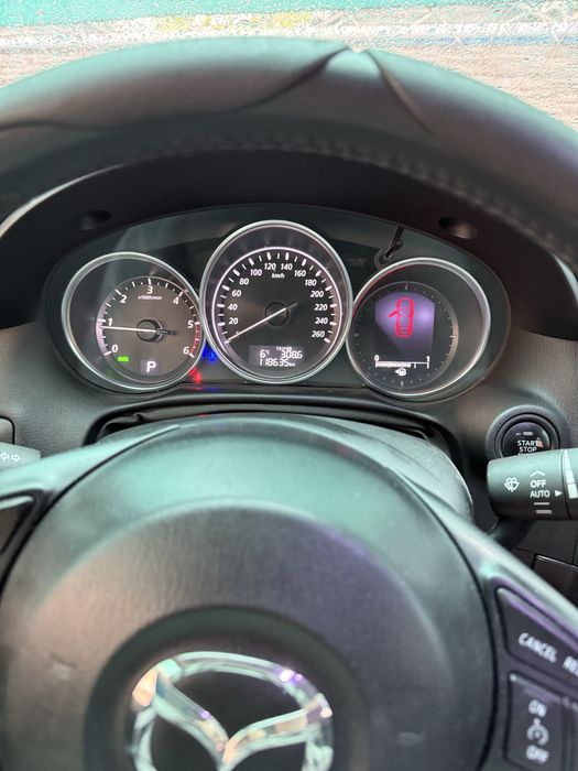 Автомобил Mazda CX-5