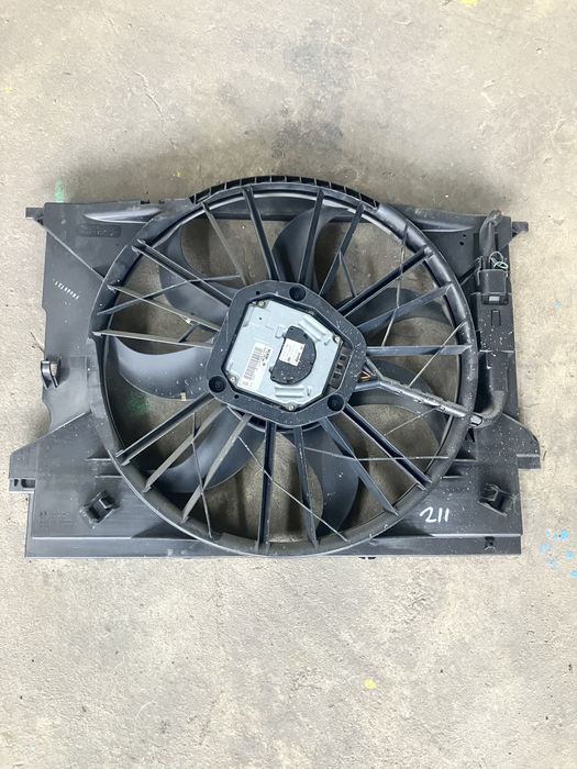 Вентилятор  охлажления двигателя мерседес w211