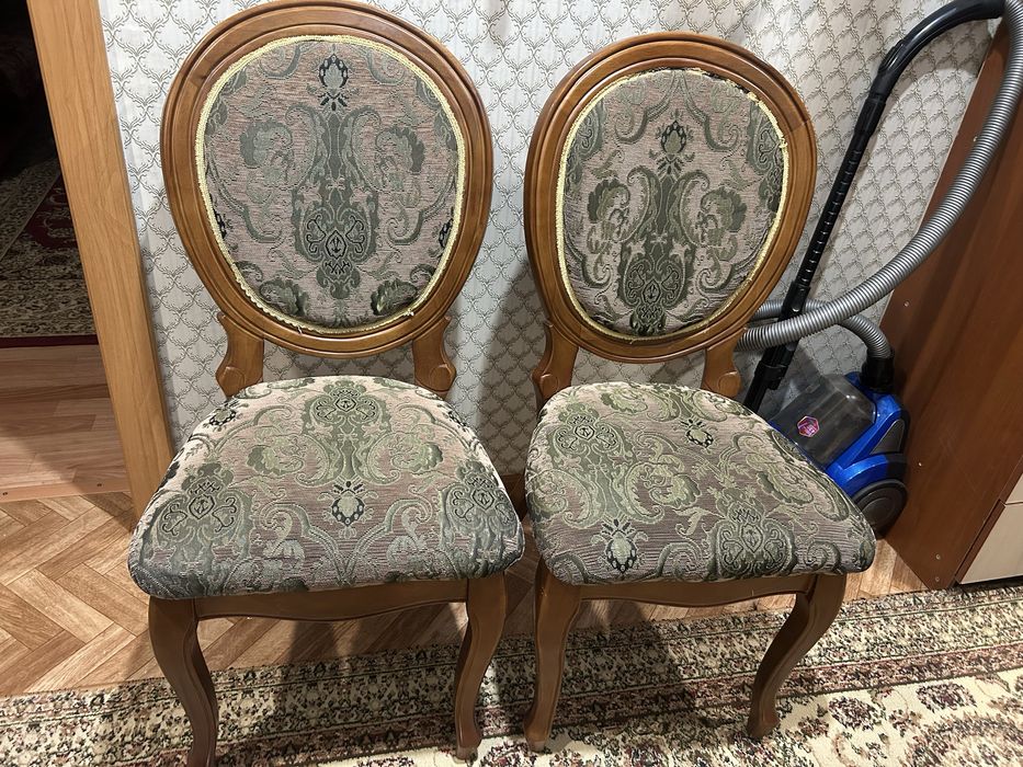 Продам стулья.