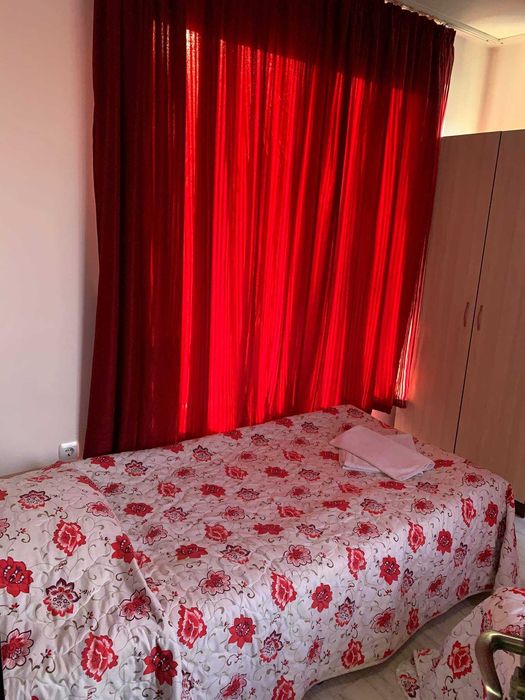 Дава се под наем Тристаен апартамент в Бургас, Лазур - 80 кв.м за 300 € - Снимка #3