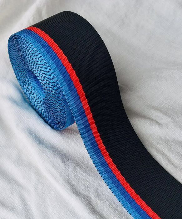 M колан за автомобил