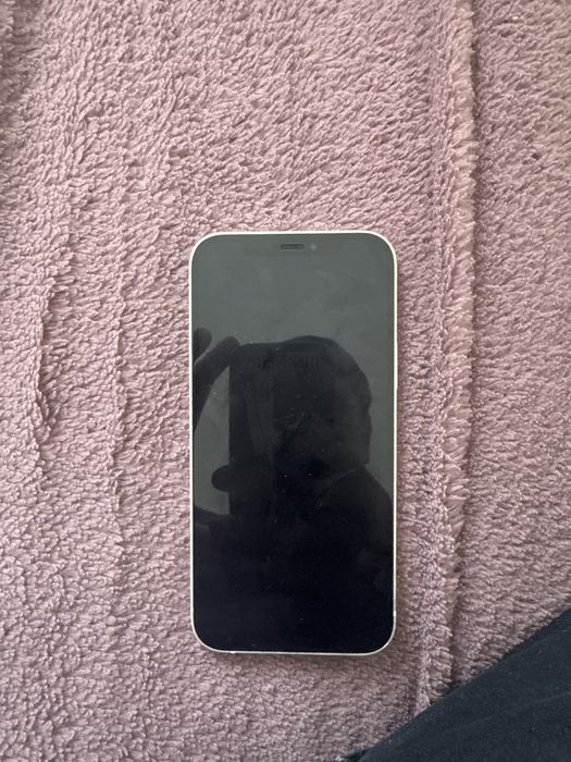 Айфон 12 сатылады