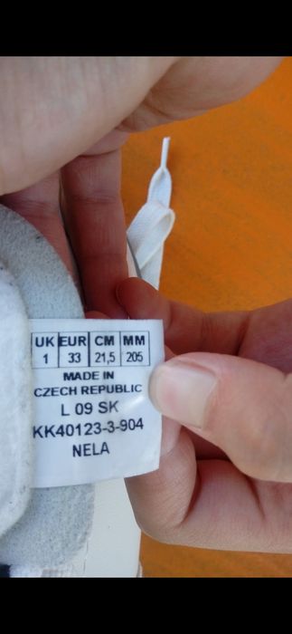 Продам коньки для девочек.