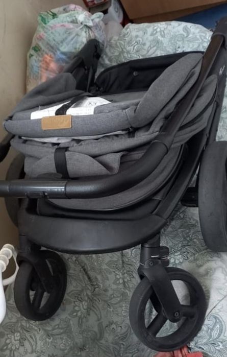 Коляска прогулочная