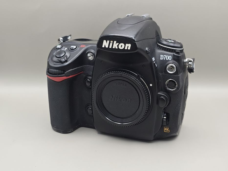 Legendarul  Nikon D700, made in Japan
