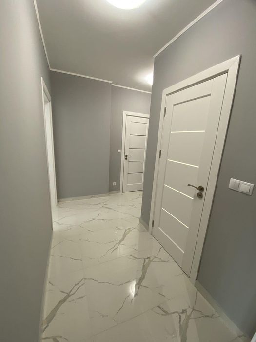 Дава се под наем Тристаен апартамент в Варна, Бриз - 95 кв.м за 1100 € - Снимка #10