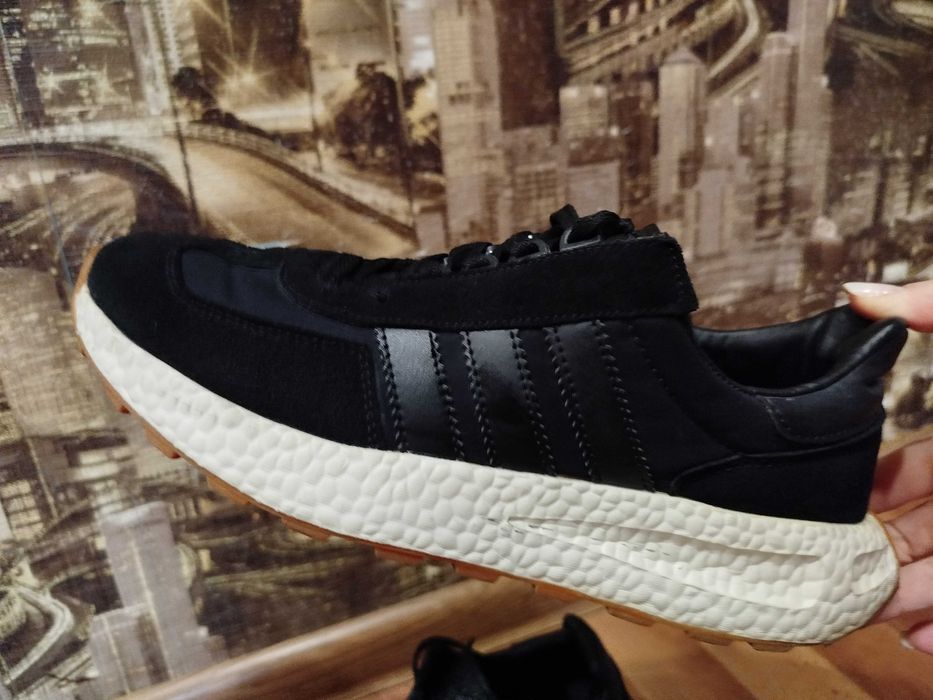 Продам кроссовки размер 40-41